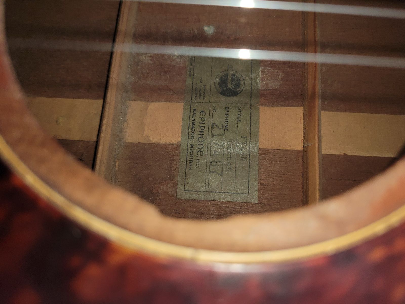 Epiphone FT-45N Cortez 1964 - Rough Condition - Image 9