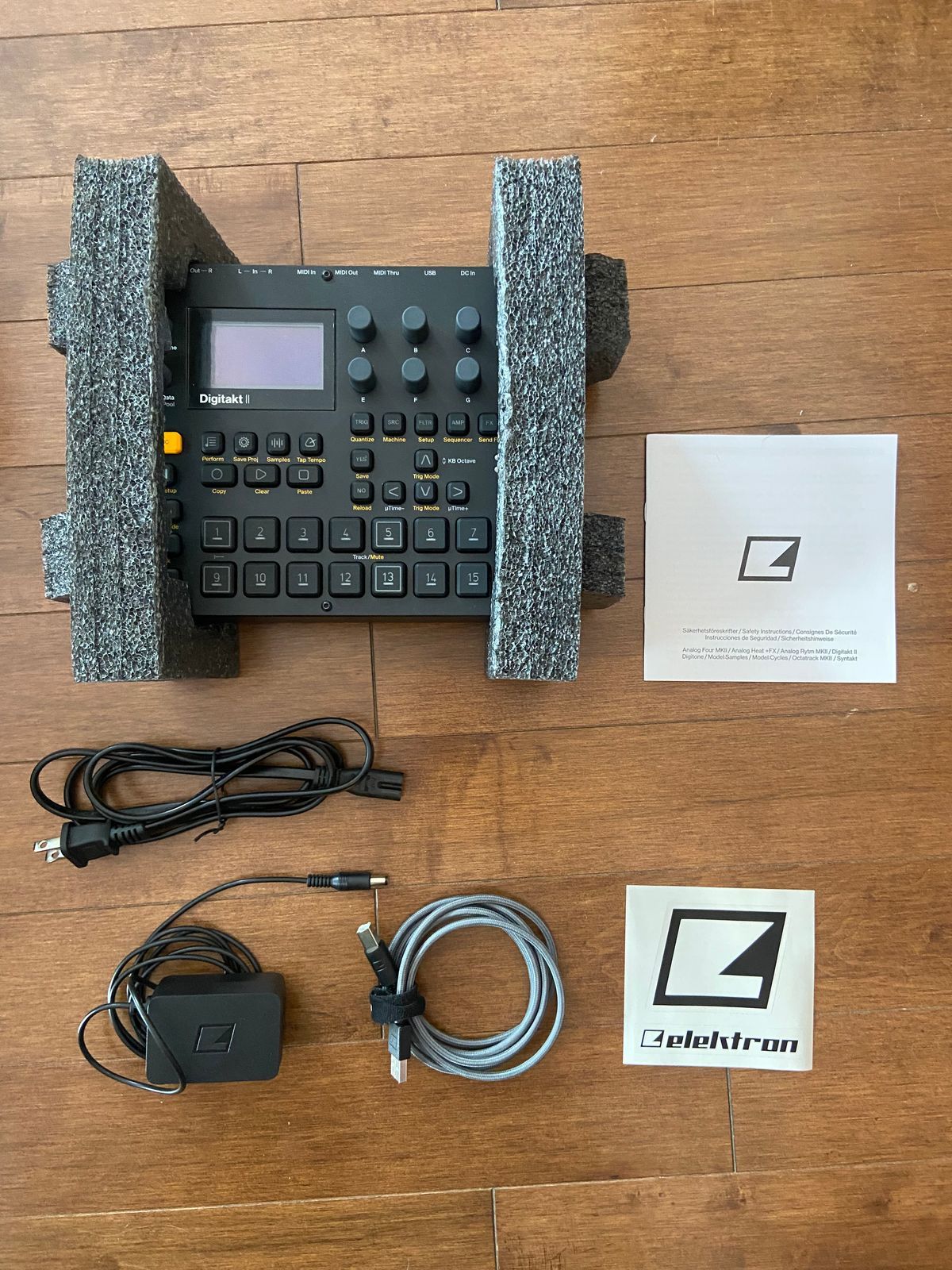 Elektron Digitakt II 2024 - Present - Black - Image 2