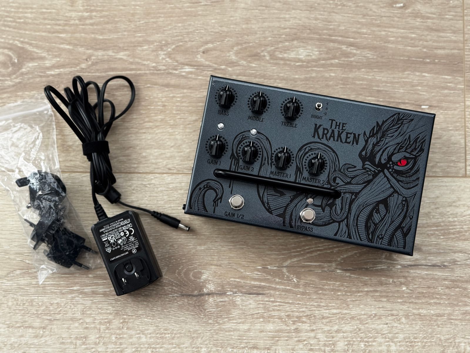 Victory Amps V4 The Kraken Preamp Amp Pedal 2025 - Image 8